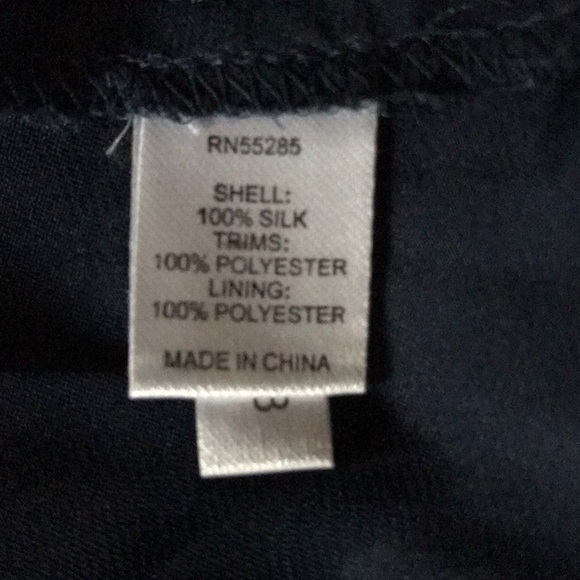 Express size S silk top in butterfly print. - Picture 4 of 5